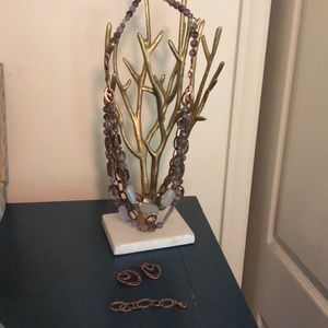 Women’s necklace and earring set